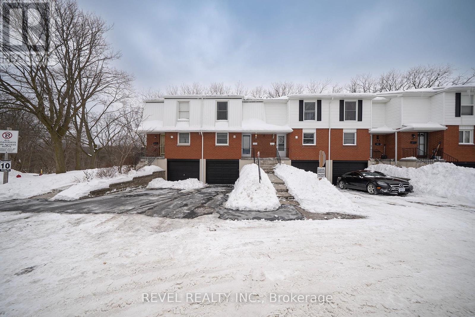 42 - 10 Angus Road, Hamilton, Ontario  L8K 6K3 - Photo 1 - X12013458