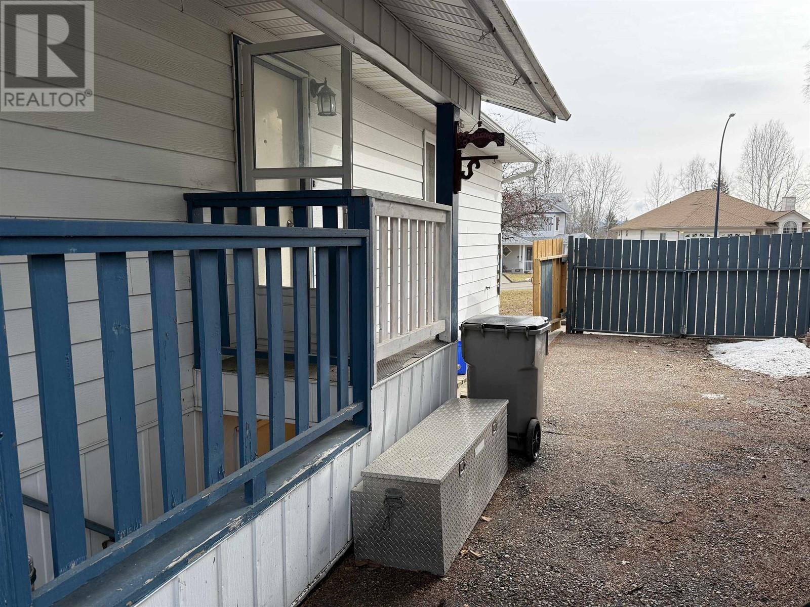 Property at 561 PIERCE CRESCENT image 4