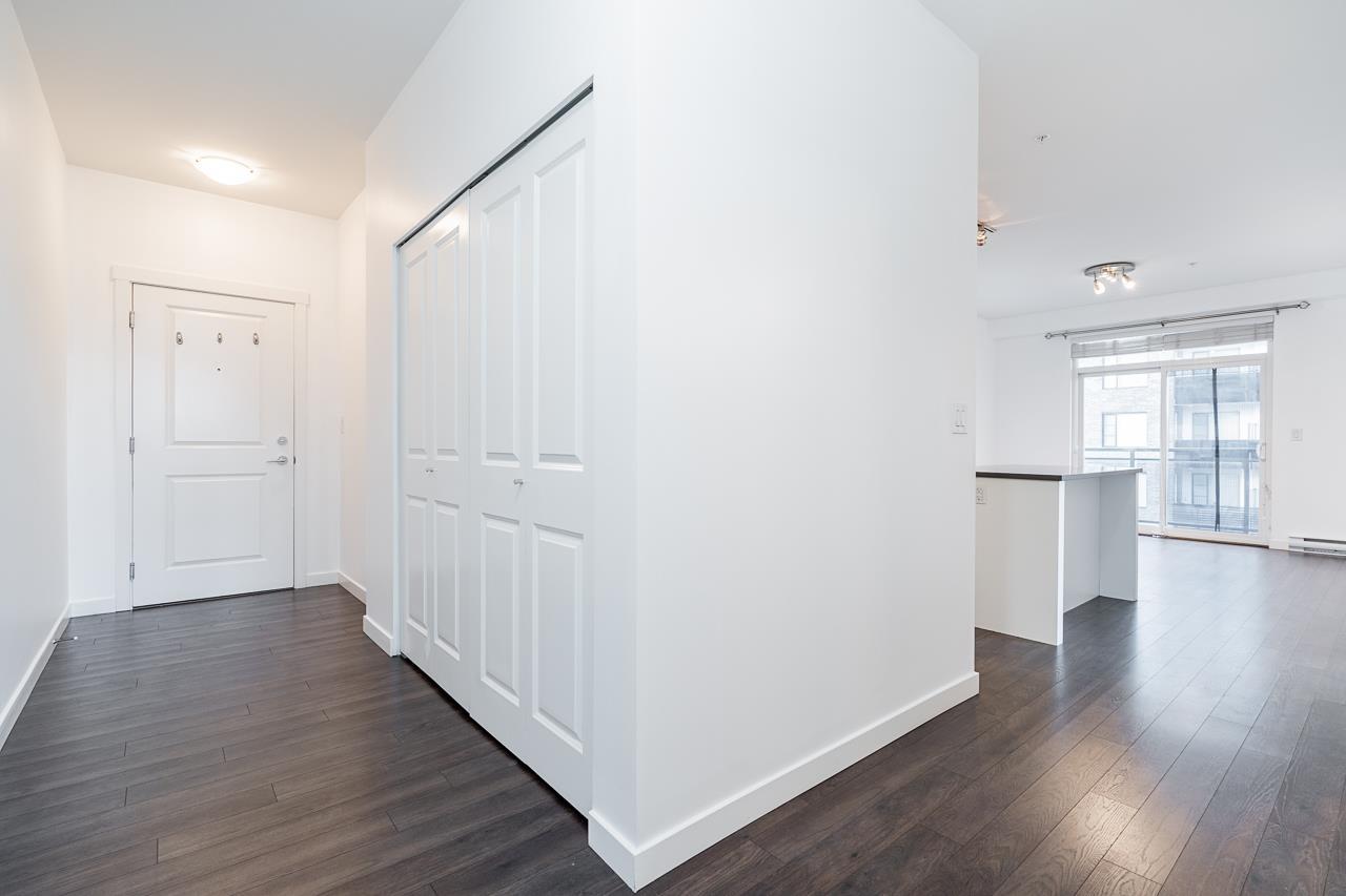 203 13628 81a Avenue, Surrey, British Columbia  V3W 3E2 - Photo 4 - R2976604