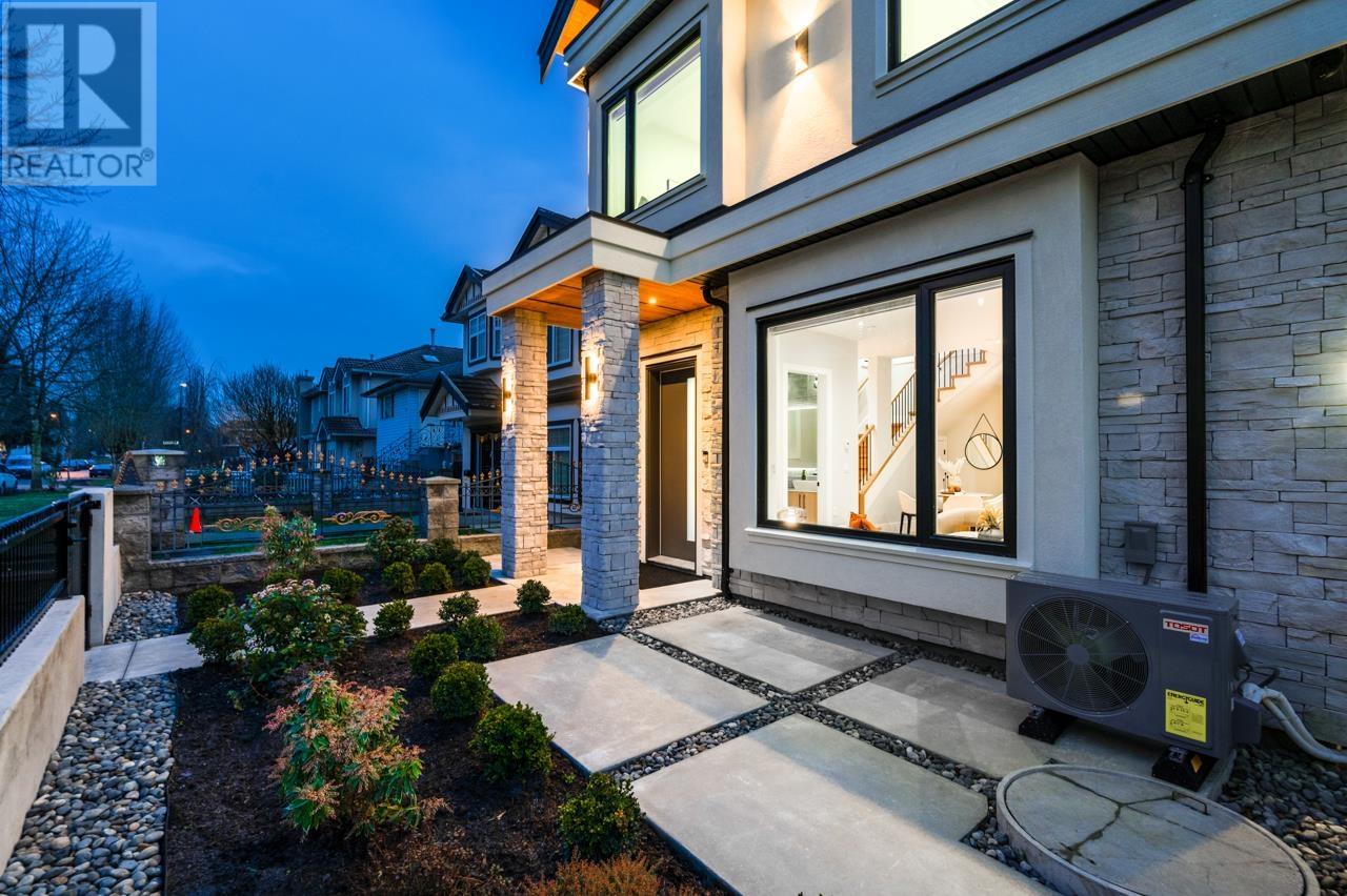 1 1426 E 54th Avenue, Vancouver, British Columbia  V5P 1Y1 - Photo 2 - R2956000