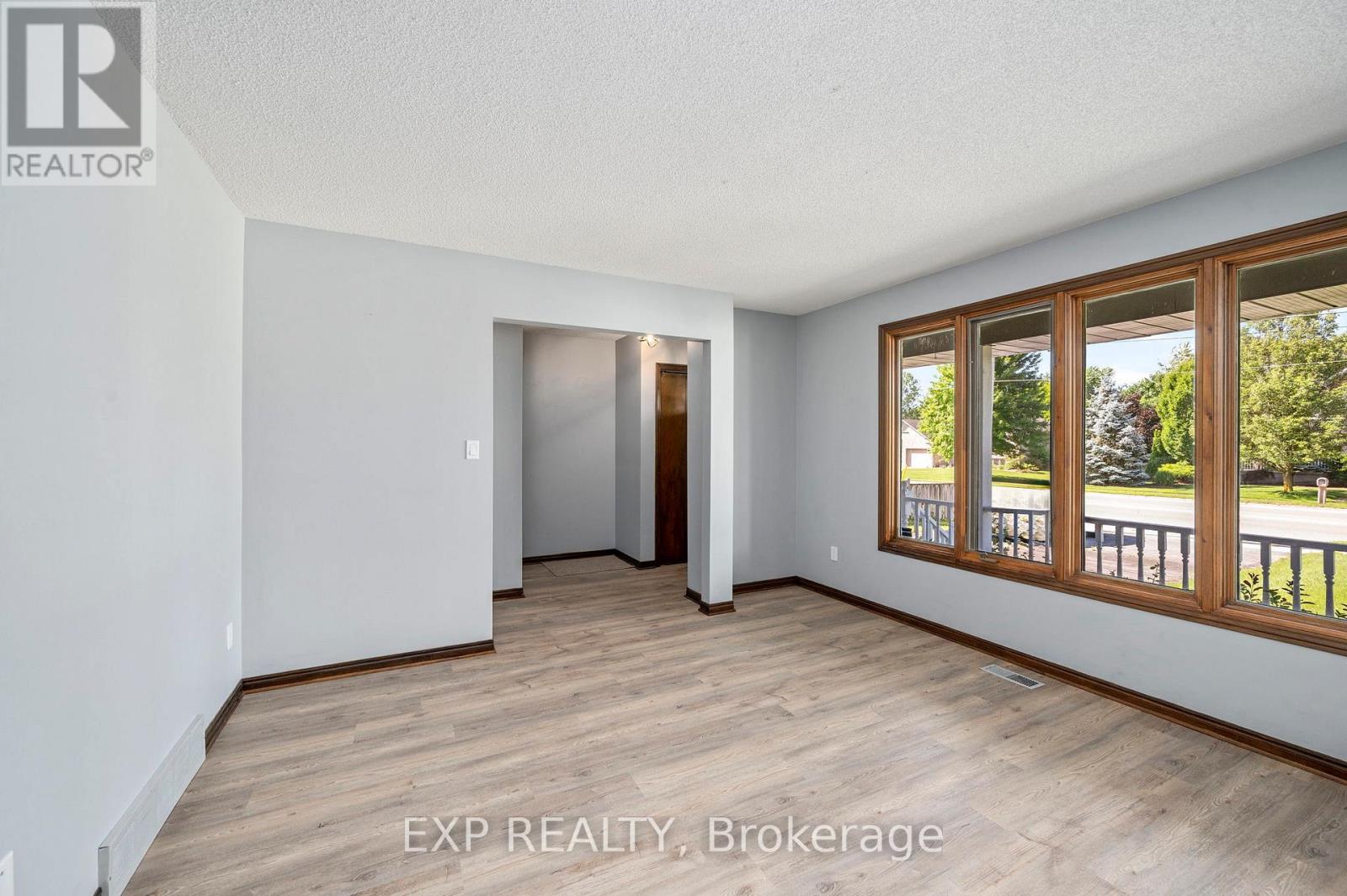 Photo 7 of 40 for 22264 Adelaide Street