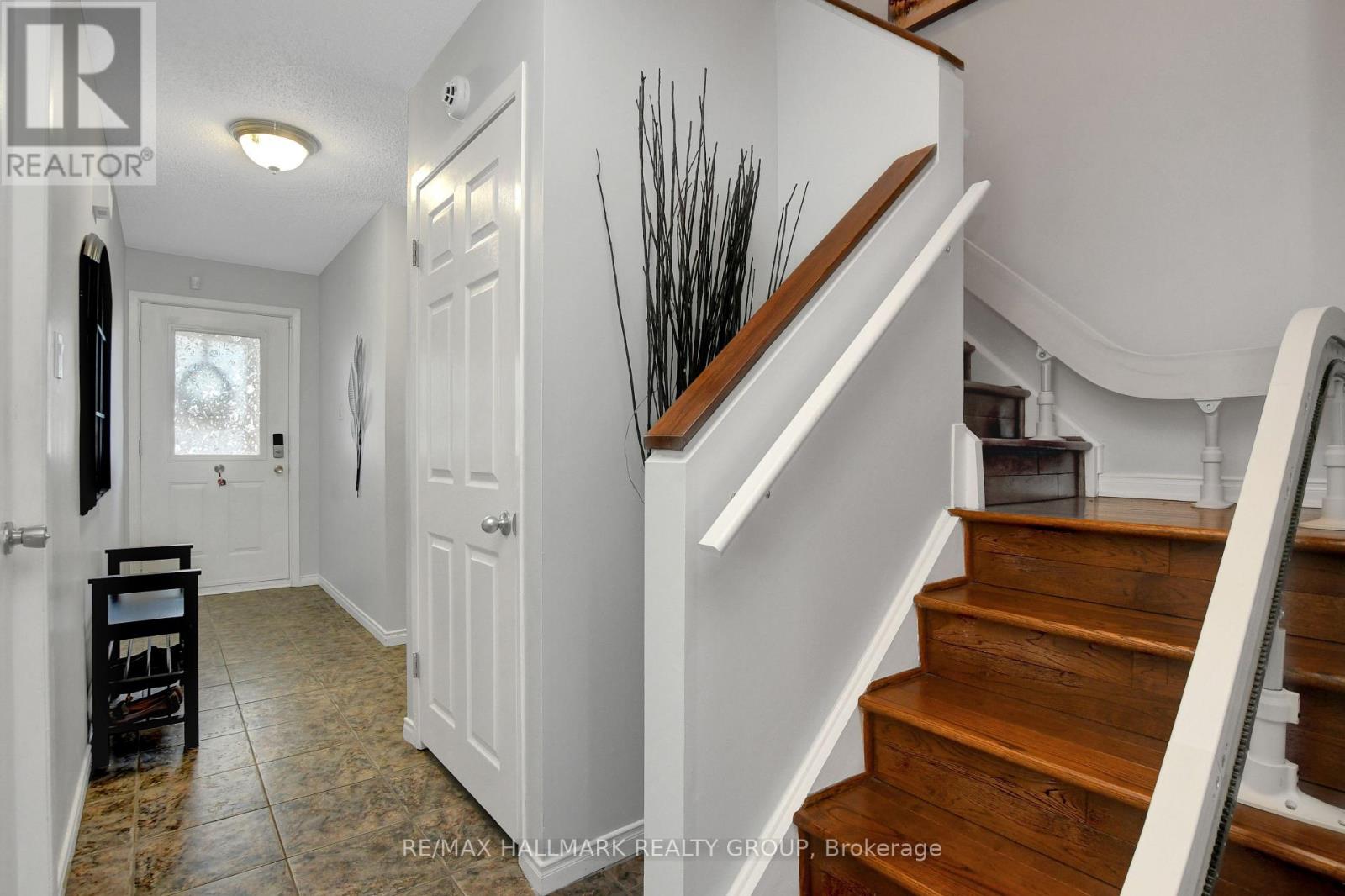 383 Valade Crescent, Ottawa, Ontario  K4A 2W3 - Photo 6 - X12013547