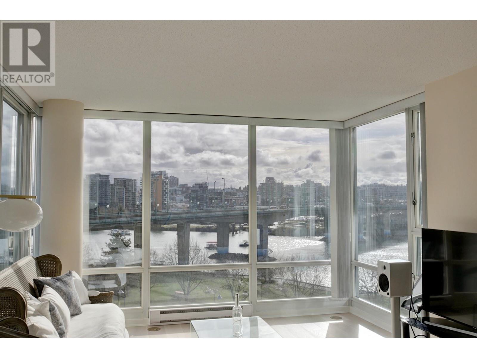 803 1033 Marinaside Crescent, Vancouver, British Columbia  V6Z 3A3 - Photo 2 - R2976545