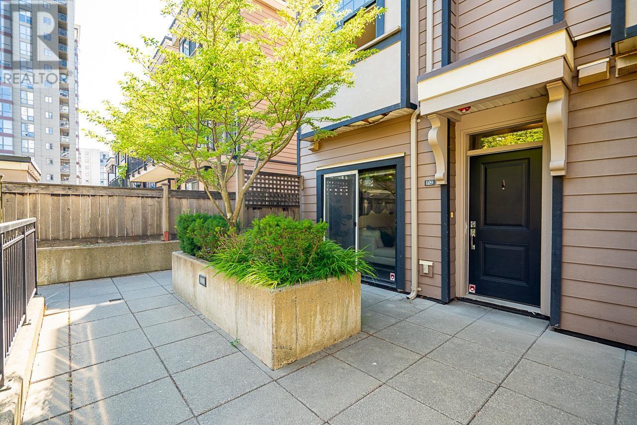Property at 109 828 ROYAL AVENUE image 4
