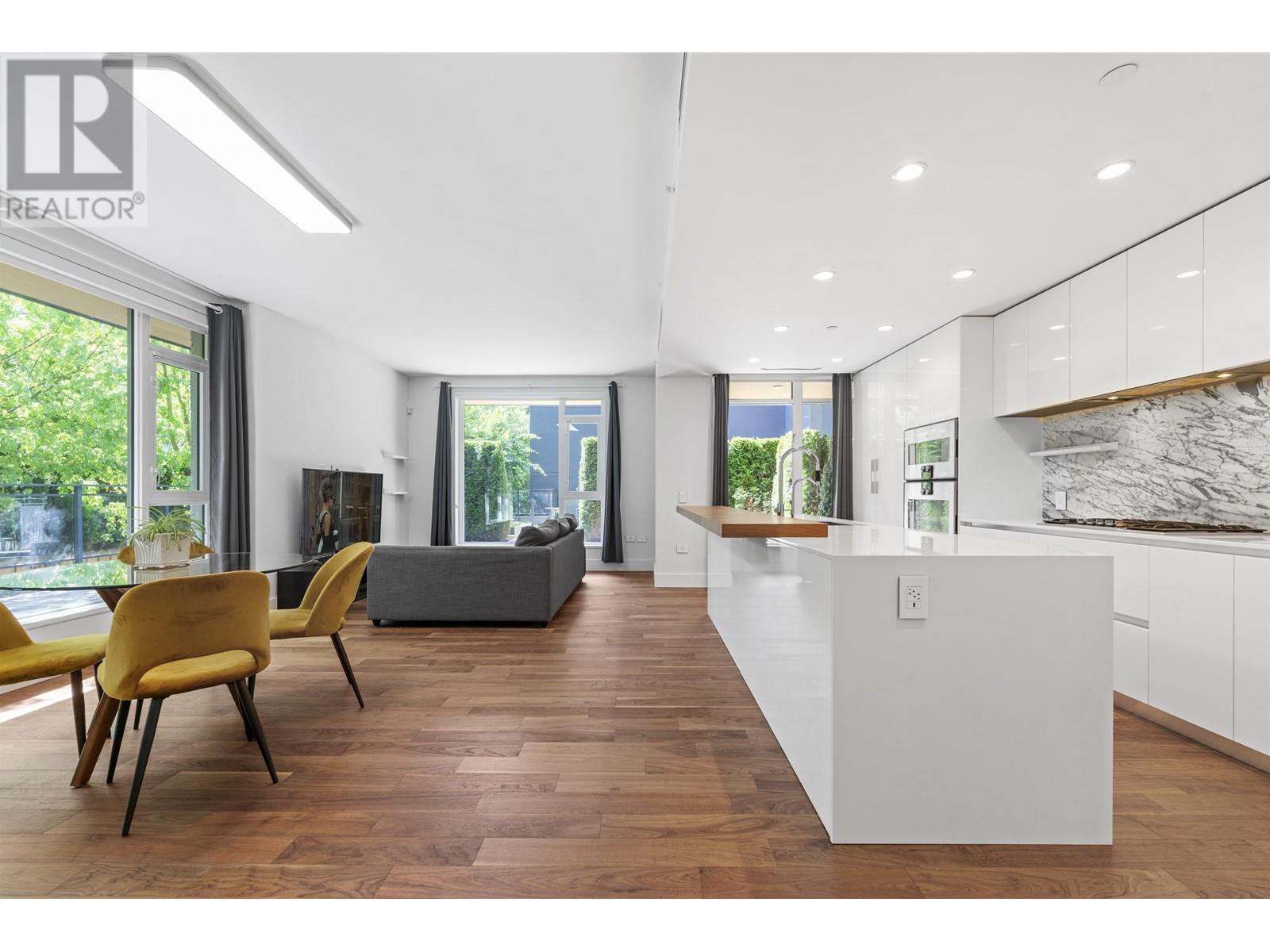 Listing Picture 2 of 40 : 106 7428 ALBERTA STREET, Vancouver / 溫哥華 - 魯藝地產 Yvonne Lu Group - MLS Medallion Club Member