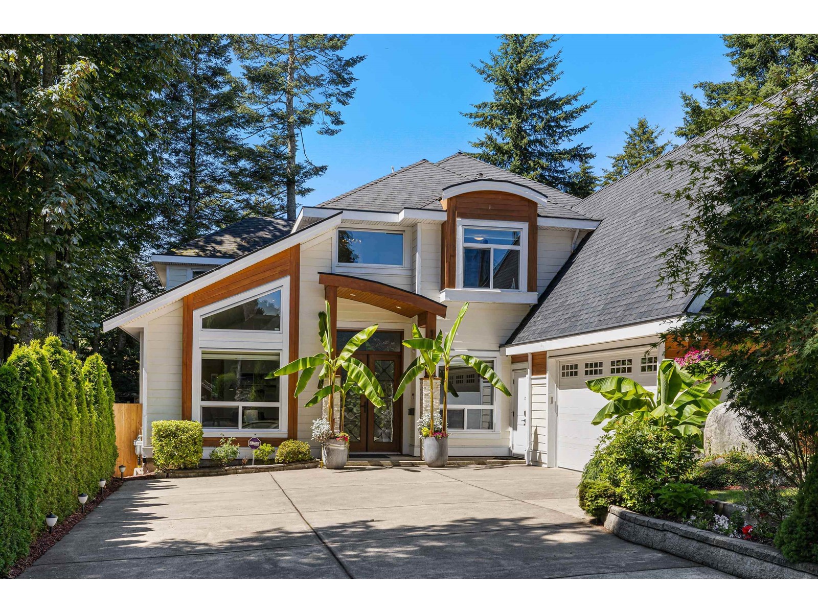 Property at 1571 136 STREET image 1