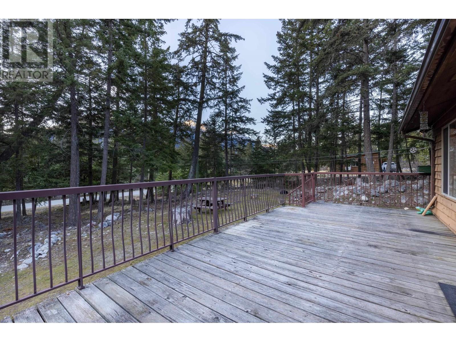 9654 Devine Street, Pemberton, British Columbia  V0N 1L0 - Photo 10 - R2976578