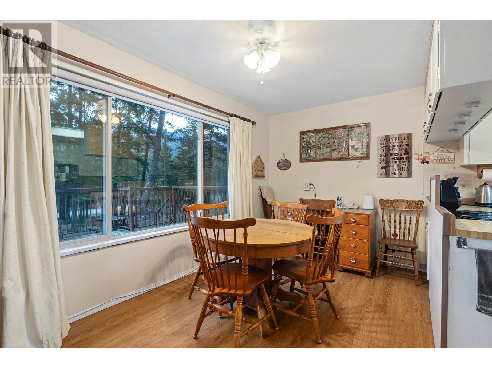 9654 Devine Street, Pemberton, British Columbia  V0N 1L0 - Photo 8 - R2976578