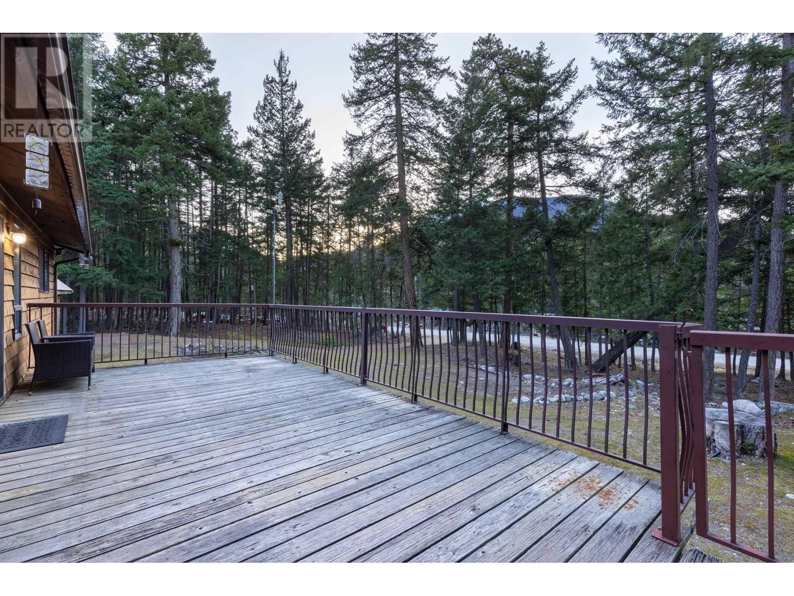 9654 Devine Street, Pemberton, British Columbia  V0N 1L0 - Photo 9 - R2976578