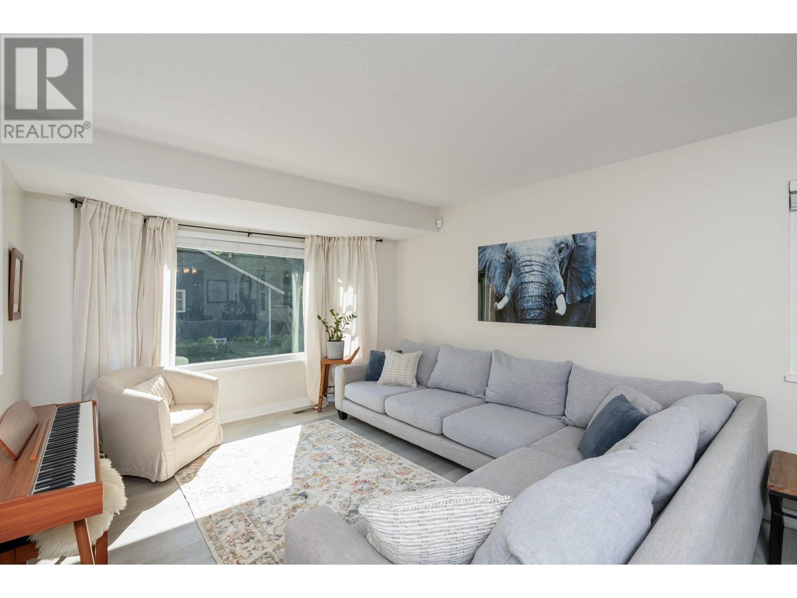 625 Seymour Court, North Vancouver, British Columbia  V7J 3S7 - Photo 3 - R2976588