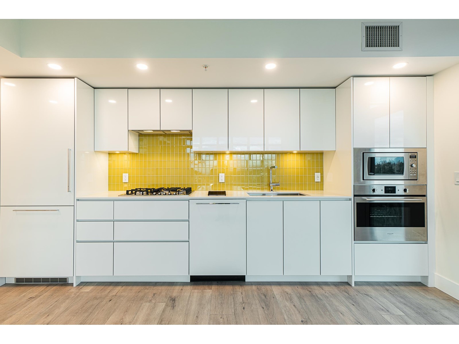 1308 10428 Whalley Boulevard, Surrey, British Columbia  V3T 1W6 - Photo 10 - R2976603
