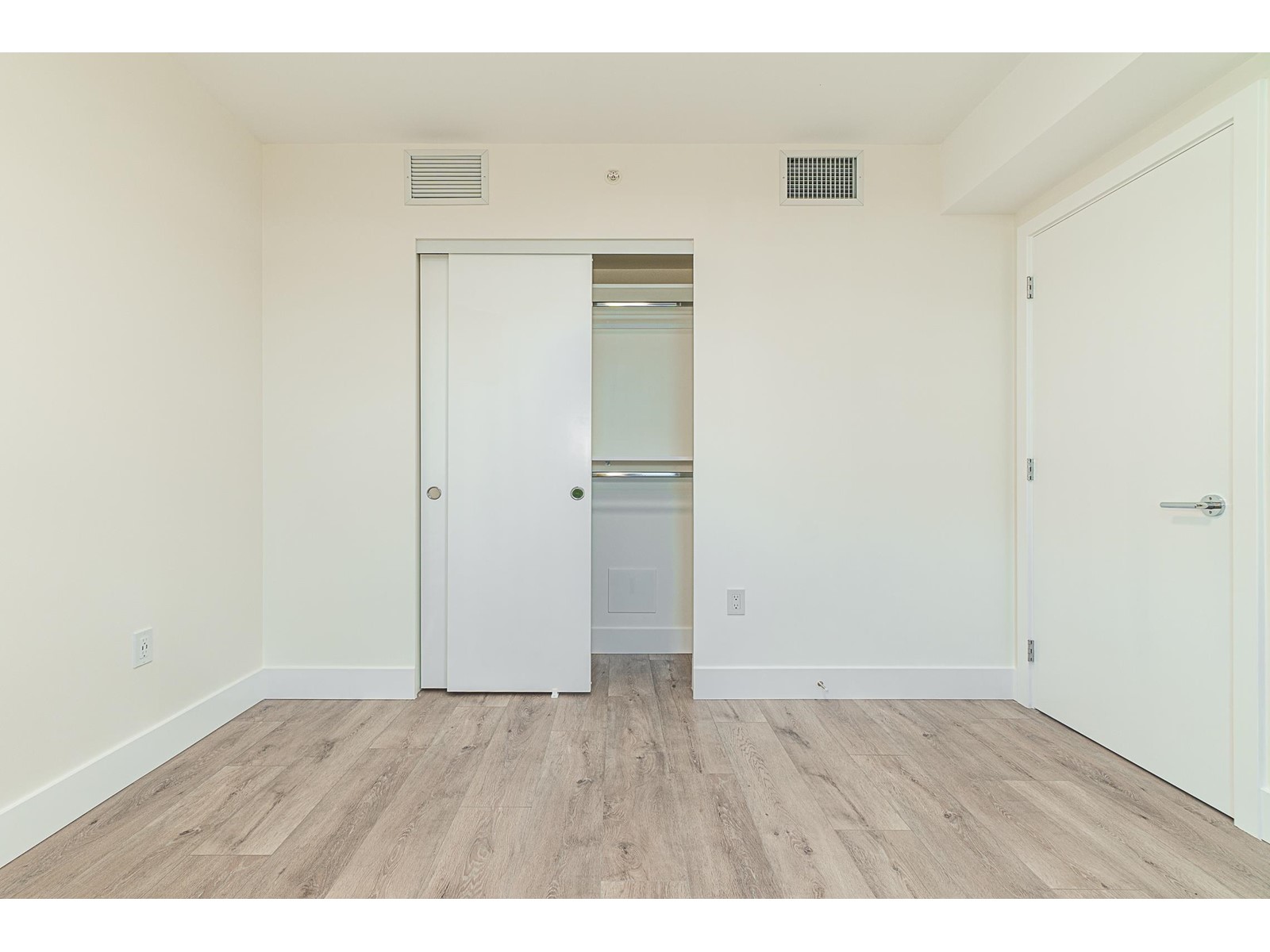 1308 10428 Whalley Boulevard, Surrey, British Columbia  V3T 1W6 - Photo 19 - R2976603