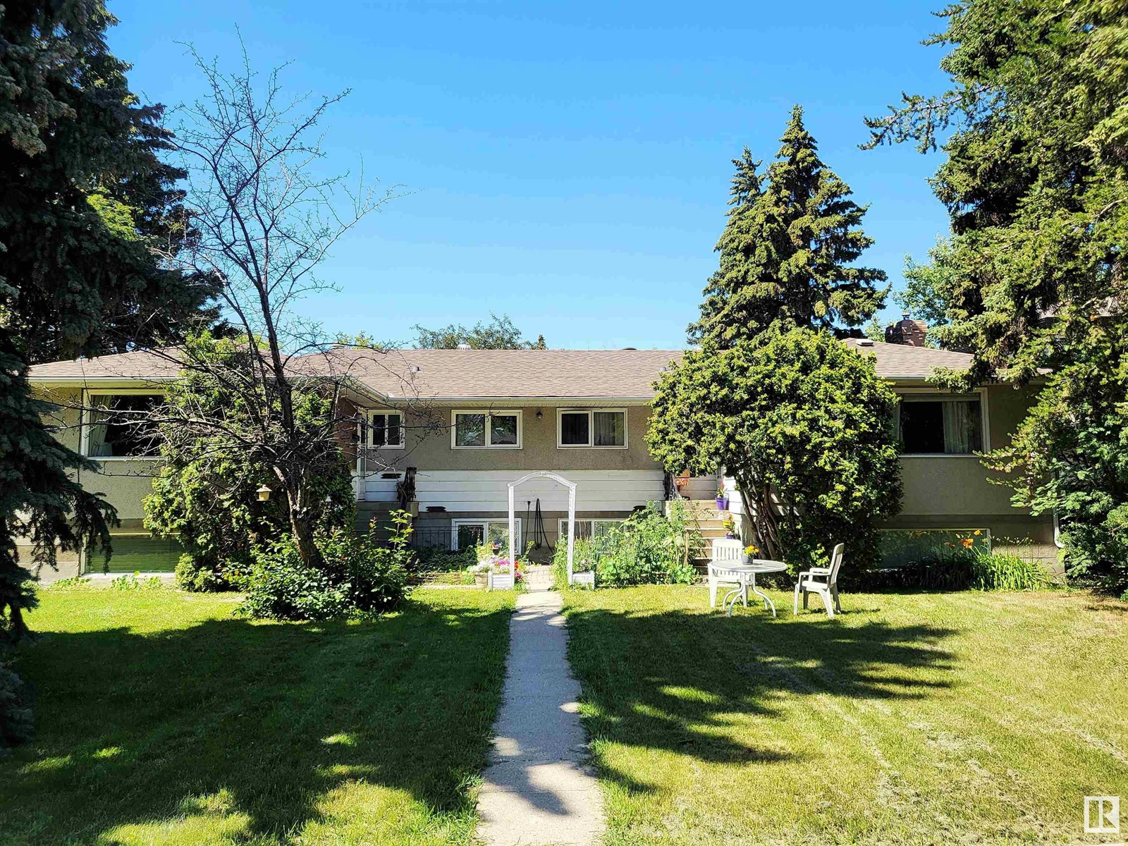 Property at 10202 76 ST NW image 1