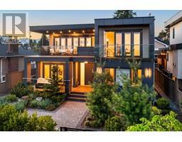 712 E KEITH ROAD, North Vancouver, British Columbia