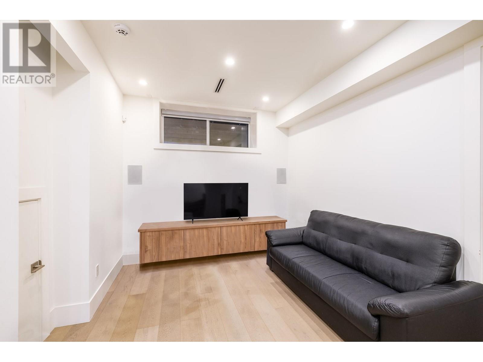 712 E Keith Road, North Vancouver, British Columbia  V7L 1W7 - Photo 31 - R2975797