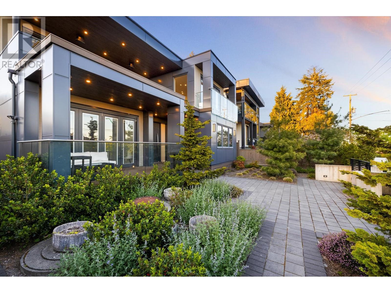 712 E Keith Road, North Vancouver, British Columbia  V7L 1W7 - Photo 39 - R2975797