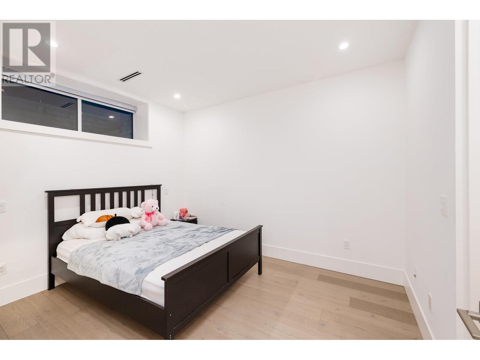 712 E Keith Road, North Vancouver, British Columbia  V7L 1W7 - Photo 28 - R2975797