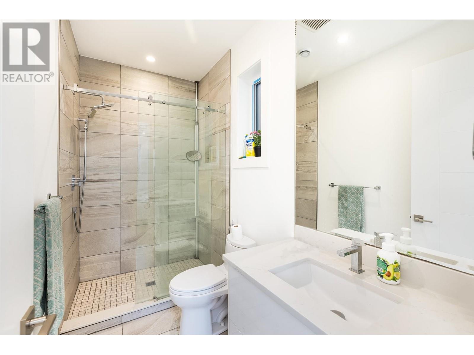 712 E Keith Road, North Vancouver, British Columbia  V7L 1W7 - Photo 30 - R2975797