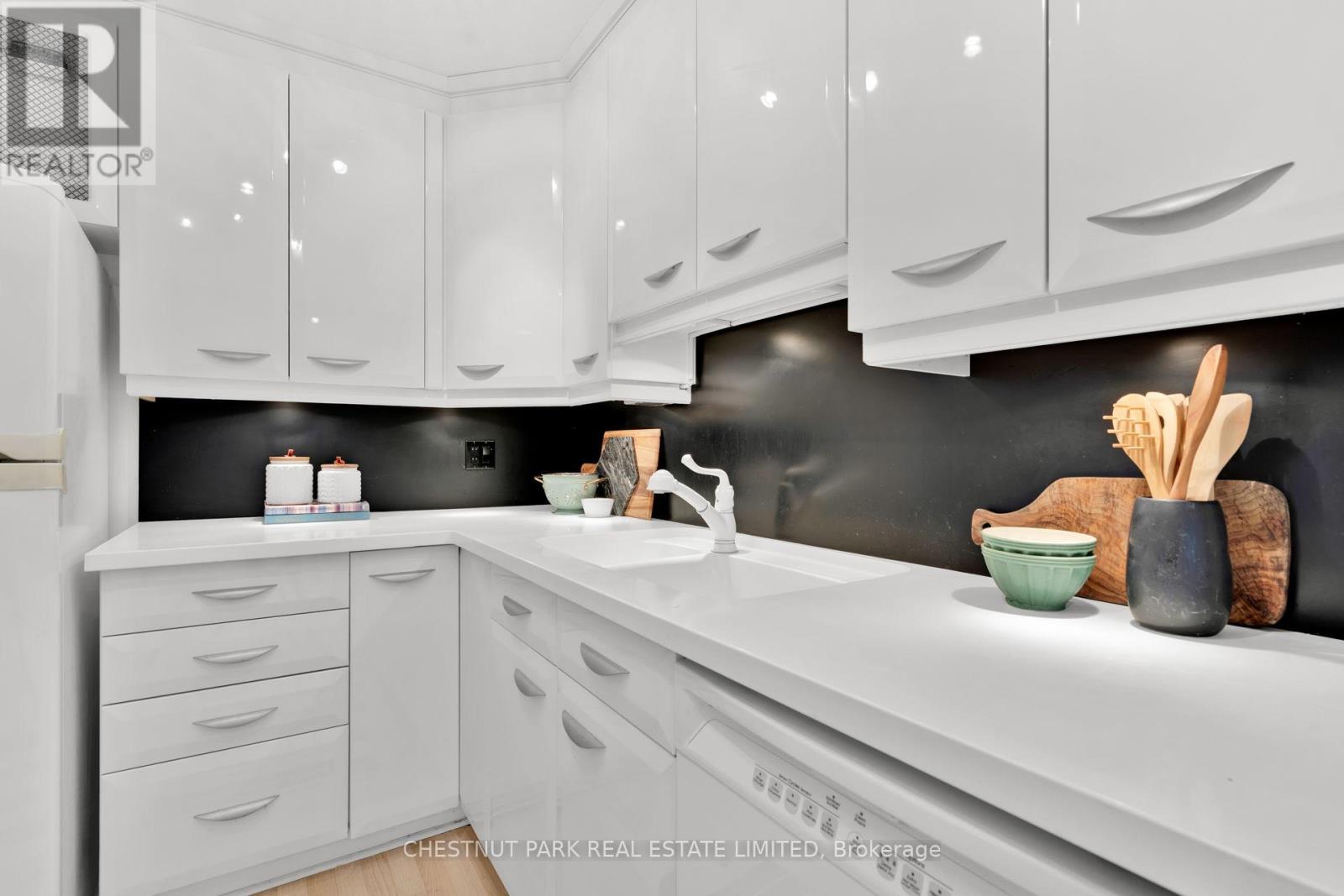 410 - 278 Bloor Street E, Toronto, Ontario  M4W 3M4 - Photo 17 - C12013558