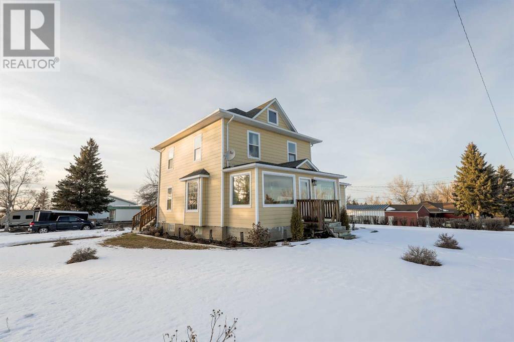 202 4 Street, Warner, Alberta  T0K 2L0 - Photo 4 - A2186427