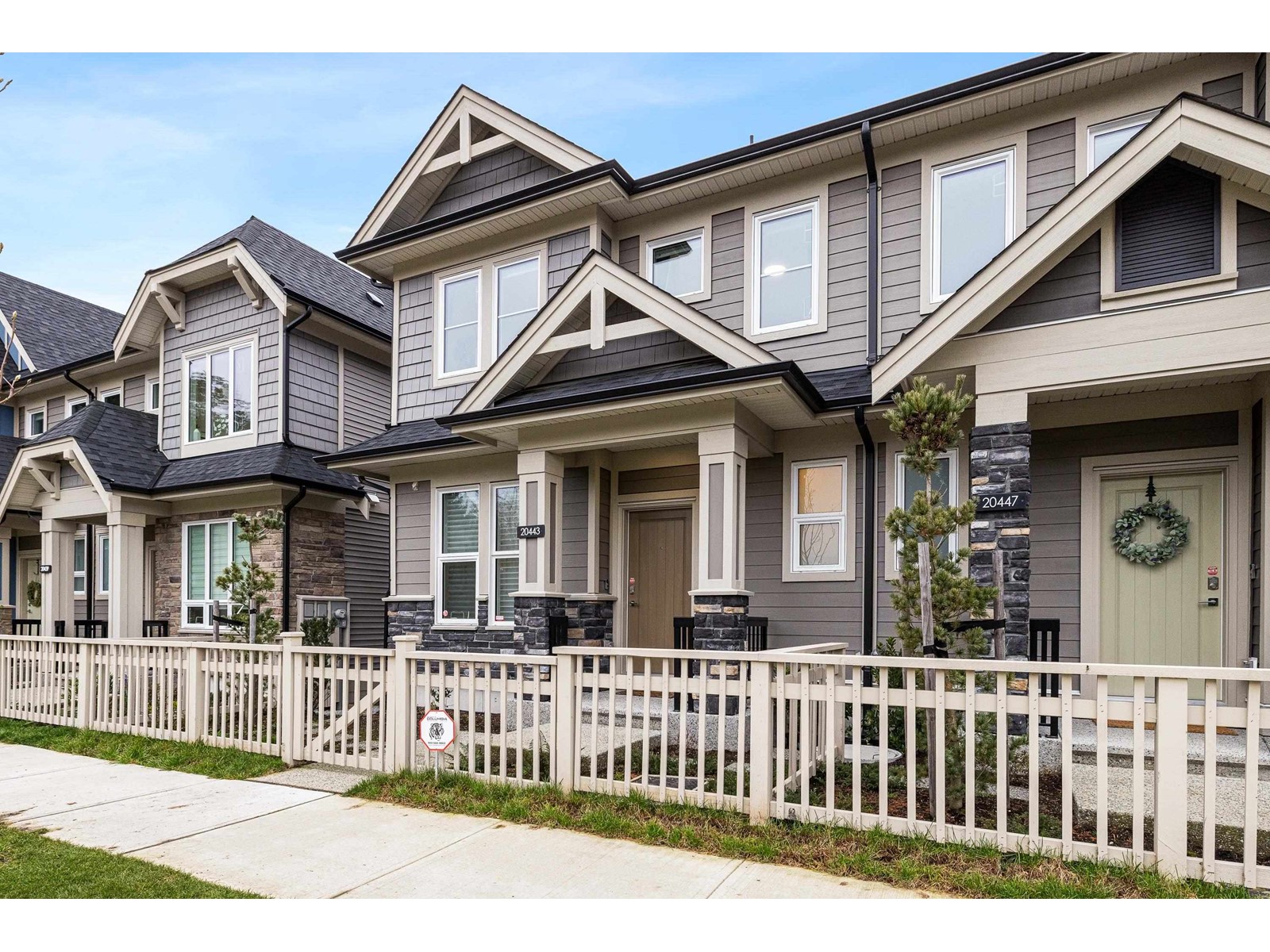 20443 76 Avenue, Langley, British Columbia  V2Y 3T1 - Photo 2 - R2976675