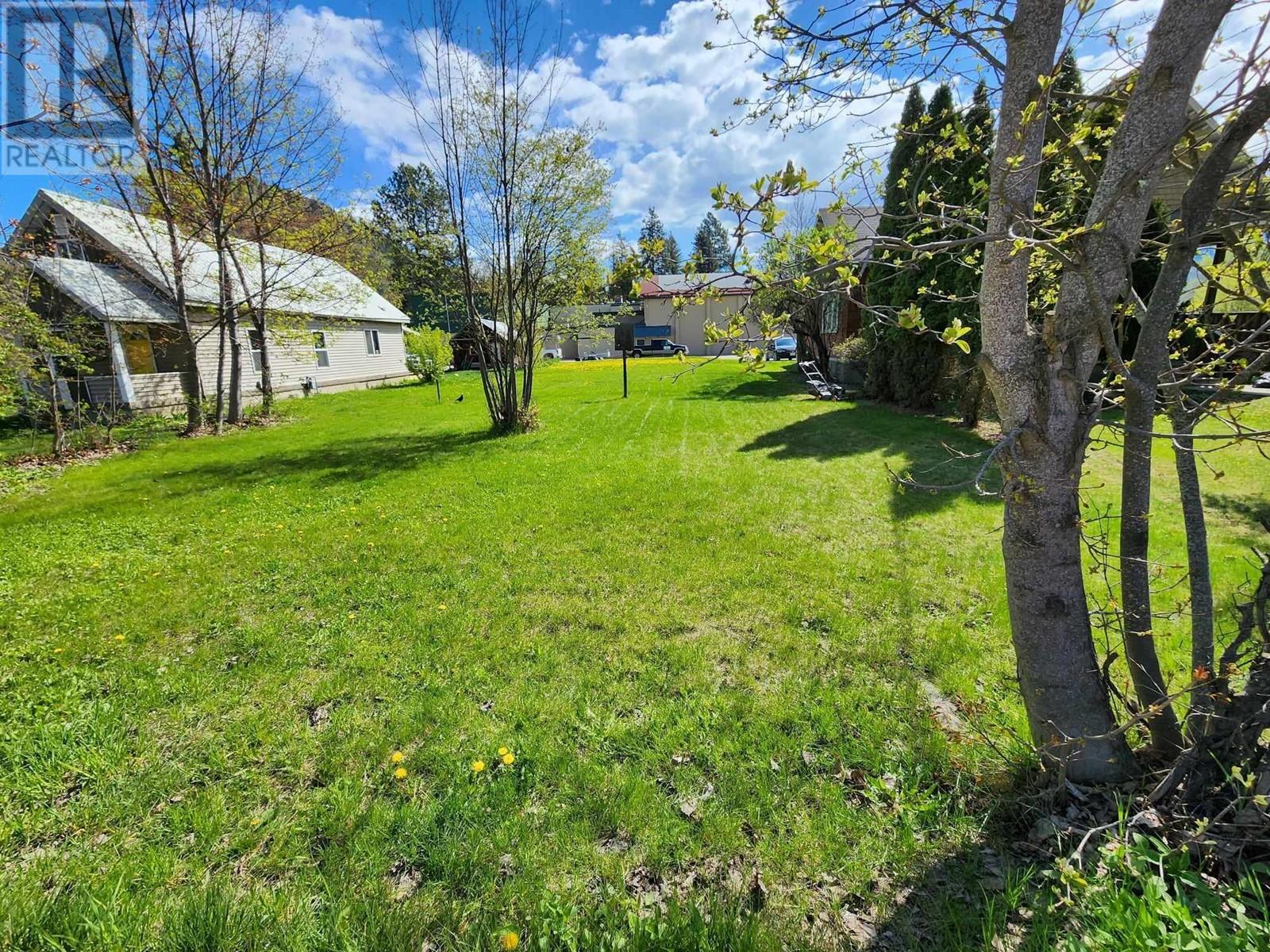 2171 Shuswap Avenue, lumby, British Columbia