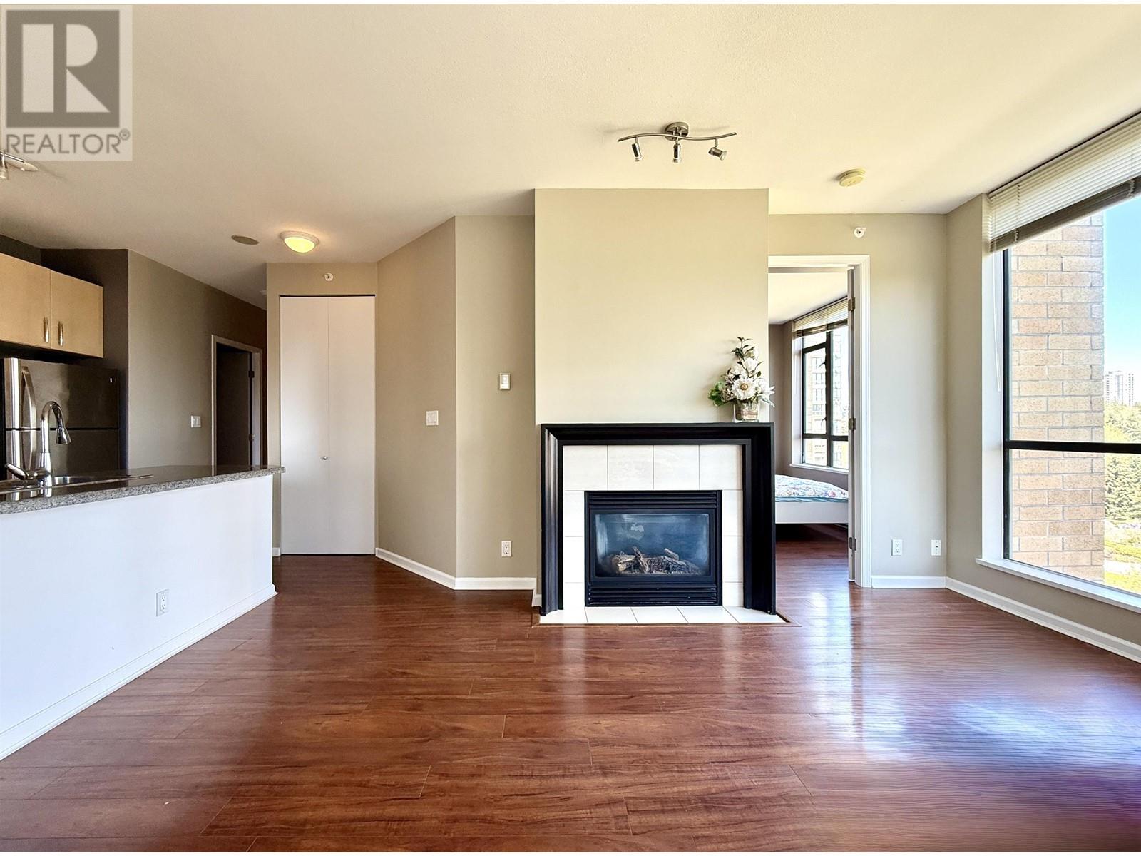 901 7368 Sandborne Avenue, Burnaby, British Columbia  V3N 5C5 - Photo 2 - R2976606