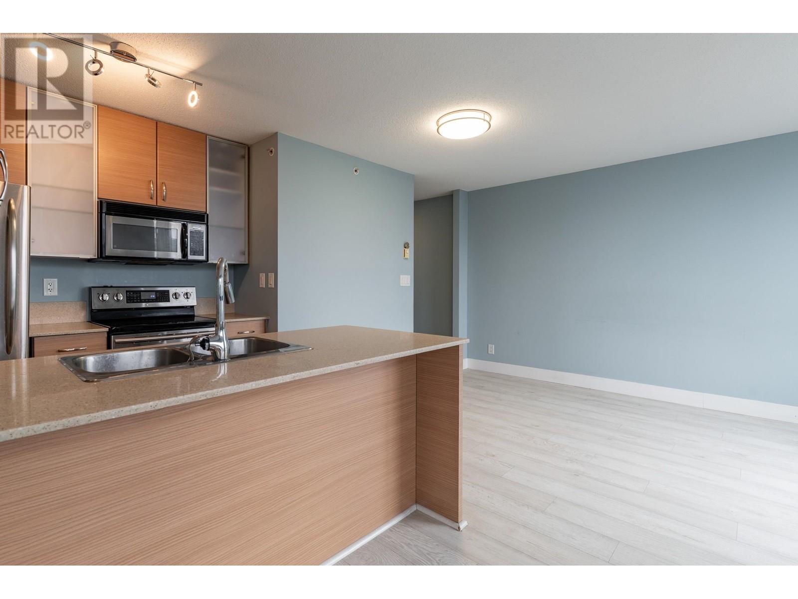 Listing Picture 11 of 25 : 2307 977 MAINLAND STREET, Vancouver / 溫哥華 - 魯藝地產 Yvonne Lu Group - MLS Medallion Club Member