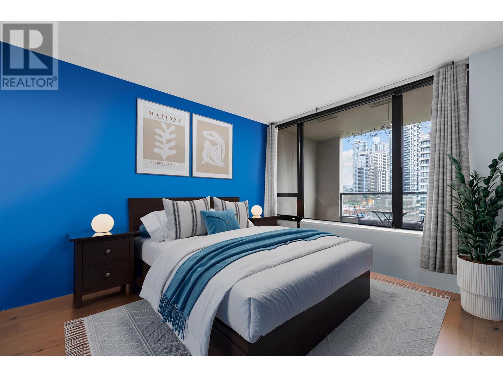Listing Picture 13 of 28 : 905 4118 DAWSON STREET, Burnaby / 本拿比 - 魯藝地產 Yvonne Lu Group - MLS Medallion Club Member