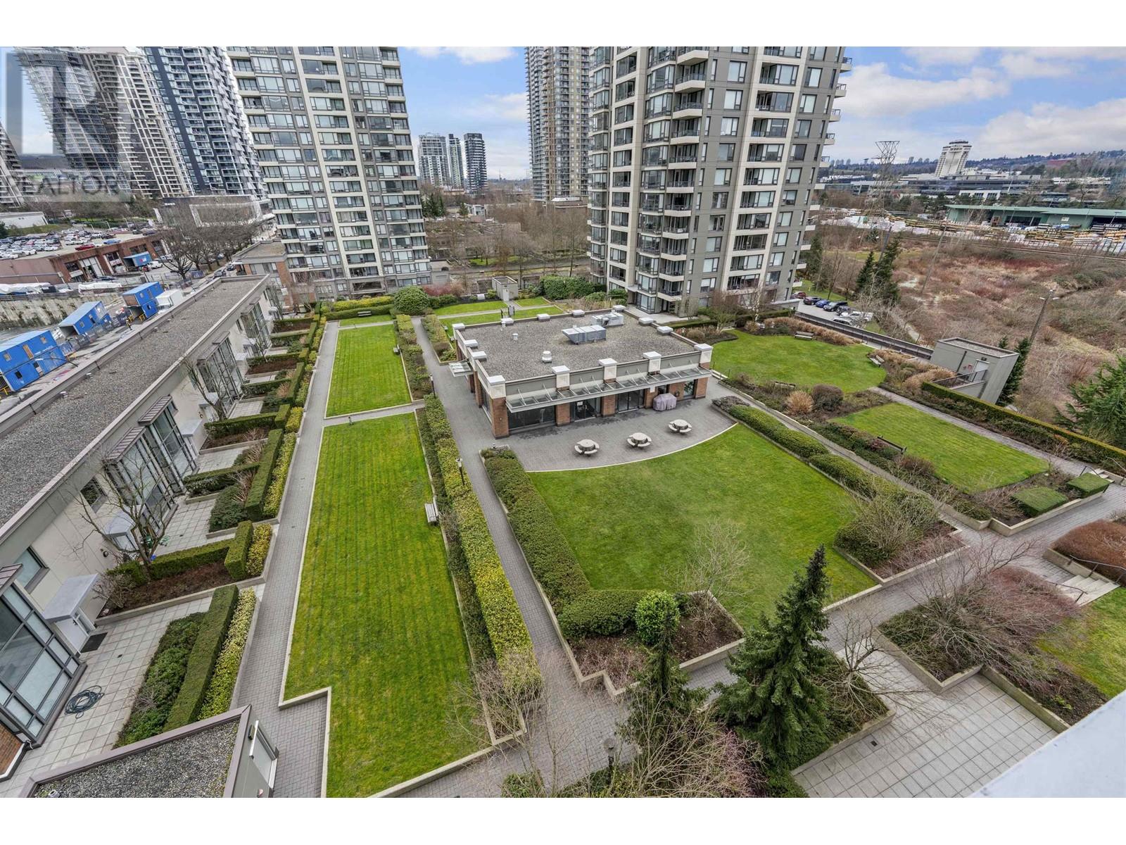 Listing Picture 18 of 28 : 905 4118 DAWSON STREET, Burnaby / 本拿比 - 魯藝地產 Yvonne Lu Group - MLS Medallion Club Member