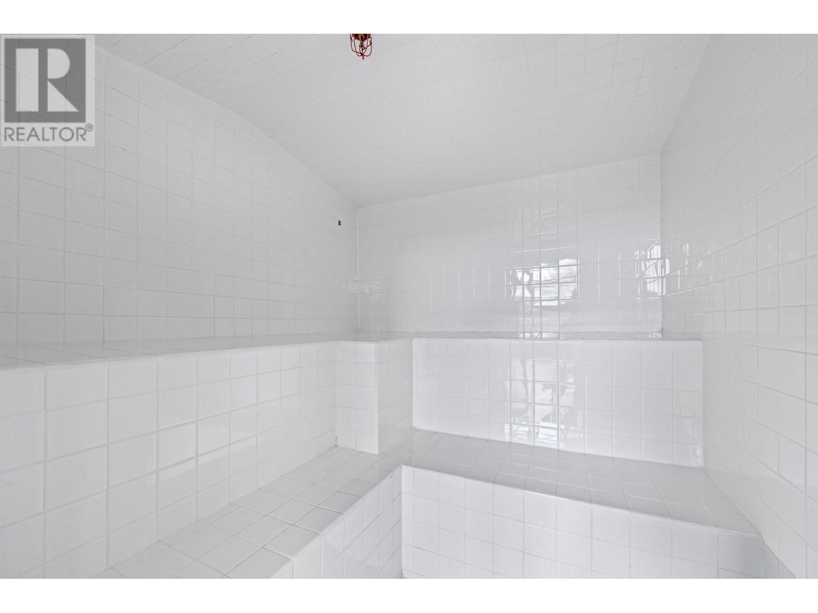 Listing Picture 24 of 28 : 905 4118 DAWSON STREET, Burnaby / 本拿比 - 魯藝地產 Yvonne Lu Group - MLS Medallion Club Member