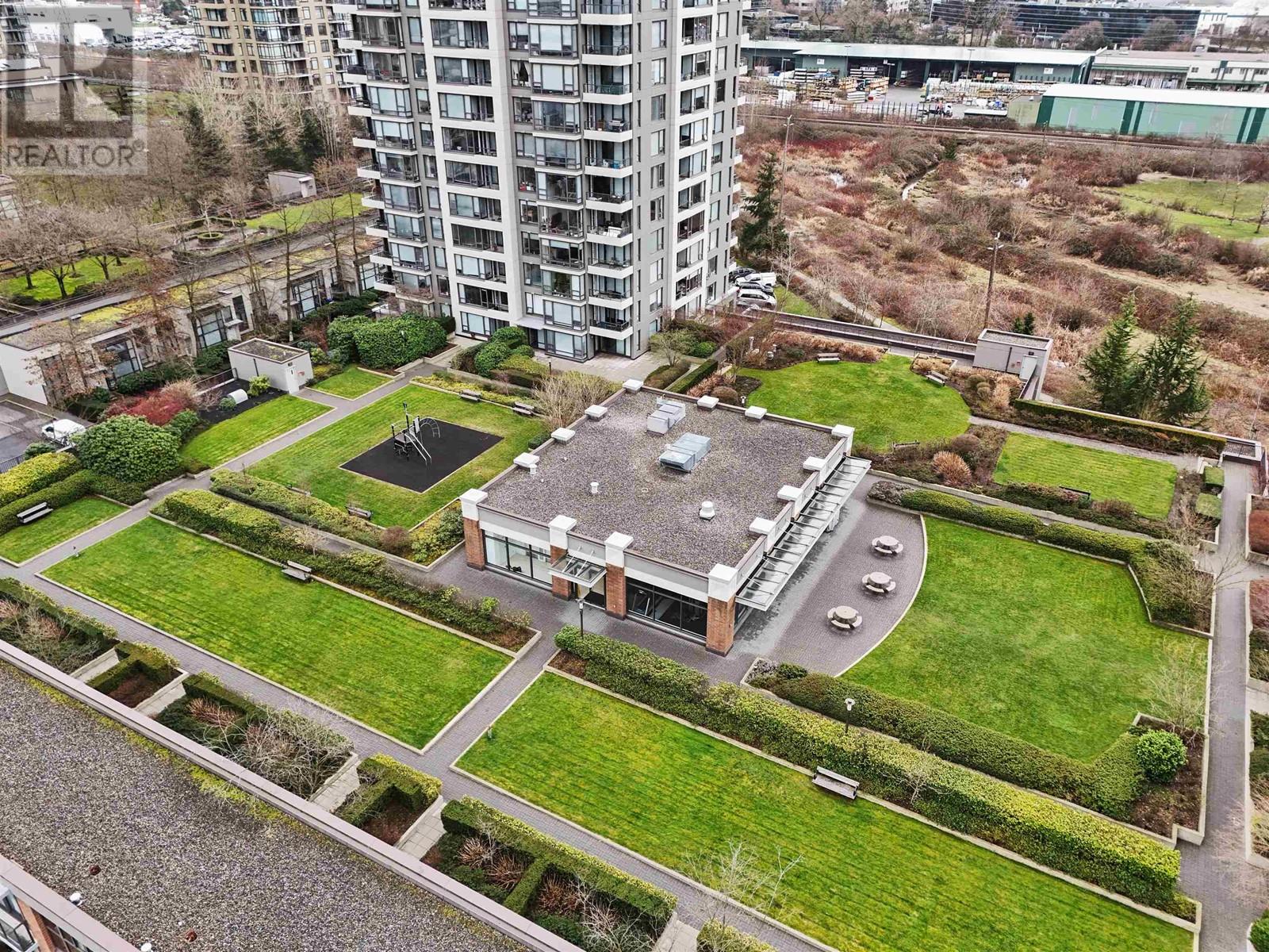 Listing Picture 28 of 28 : 905 4118 DAWSON STREET, Burnaby / 本拿比 - 魯藝地產 Yvonne Lu Group - MLS Medallion Club Member