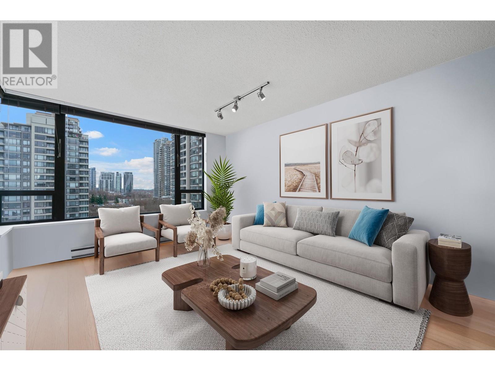 Listing Picture 4 of 28 : 905 4118 DAWSON STREET, Burnaby / 本拿比 - 魯藝地產 Yvonne Lu Group - MLS Medallion Club Member