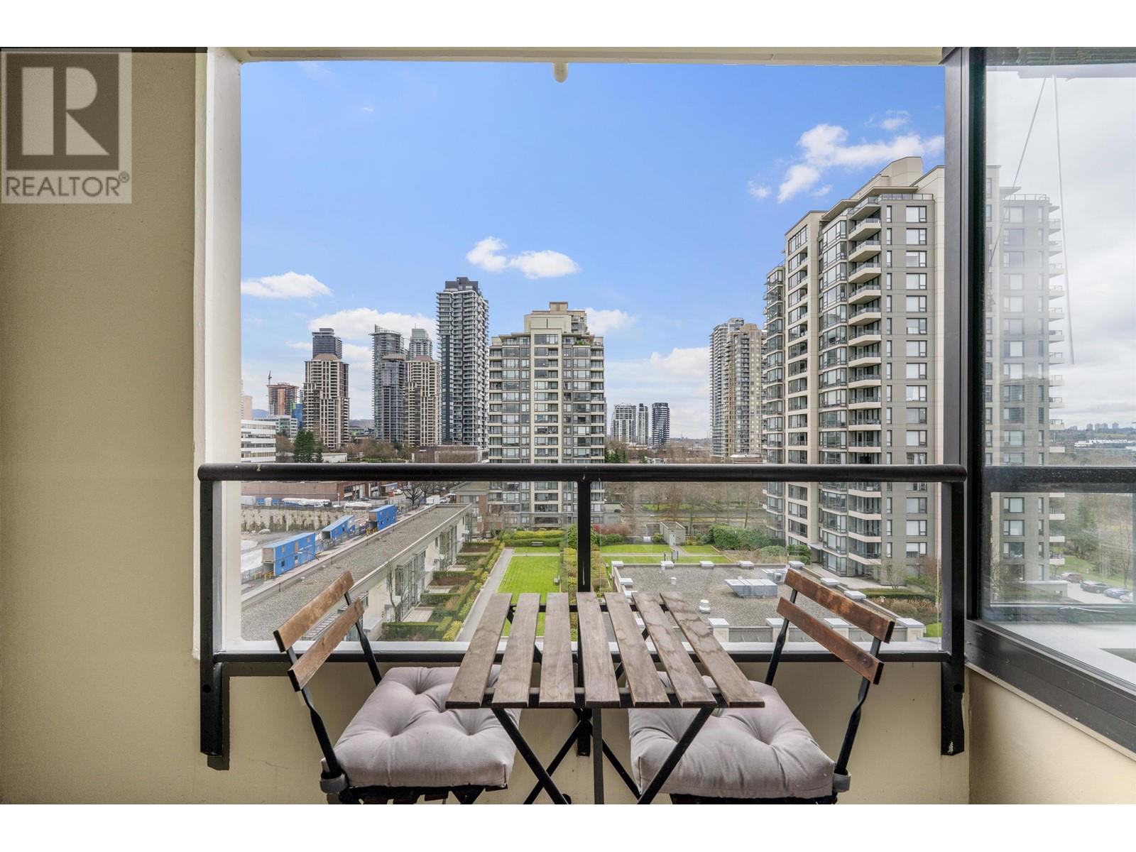 Listing Picture 8 of 28 : 905 4118 DAWSON STREET, Burnaby / 本拿比 - 魯藝地產 Yvonne Lu Group - MLS Medallion Club Member