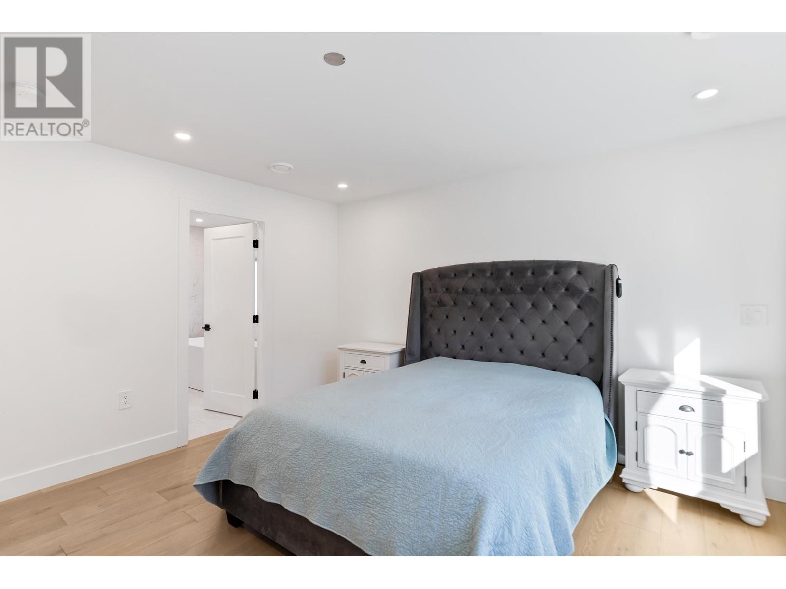 2314 Oneida Drive, Coquitlam, British Columbia  V3J 7A8 - Photo 18 - R2976643