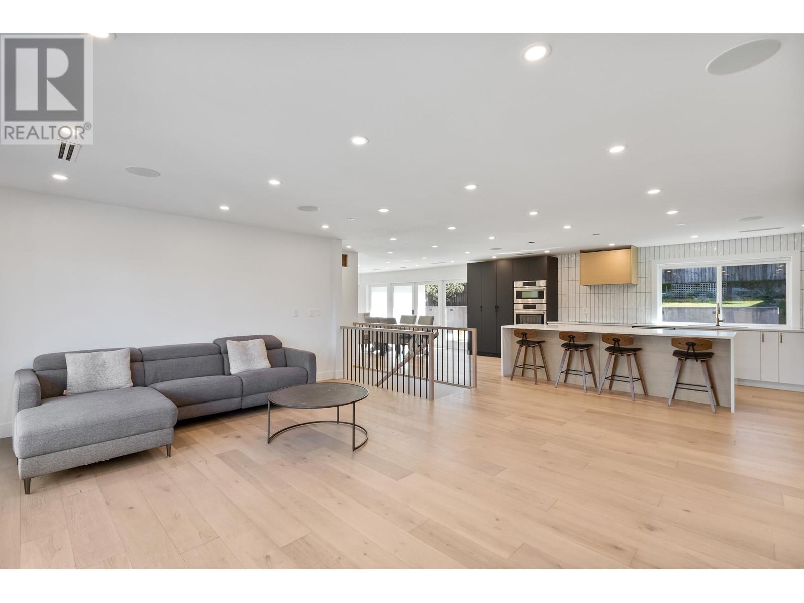 2314 Oneida Drive, Coquitlam, British Columbia  V3J 7A8 - Photo 2 - R2976643