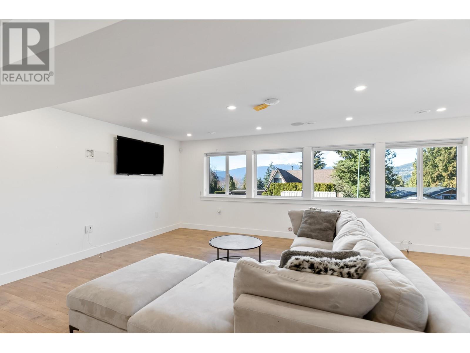 2314 Oneida Drive, Coquitlam, British Columbia  V3J 7A8 - Photo 25 - R2976643