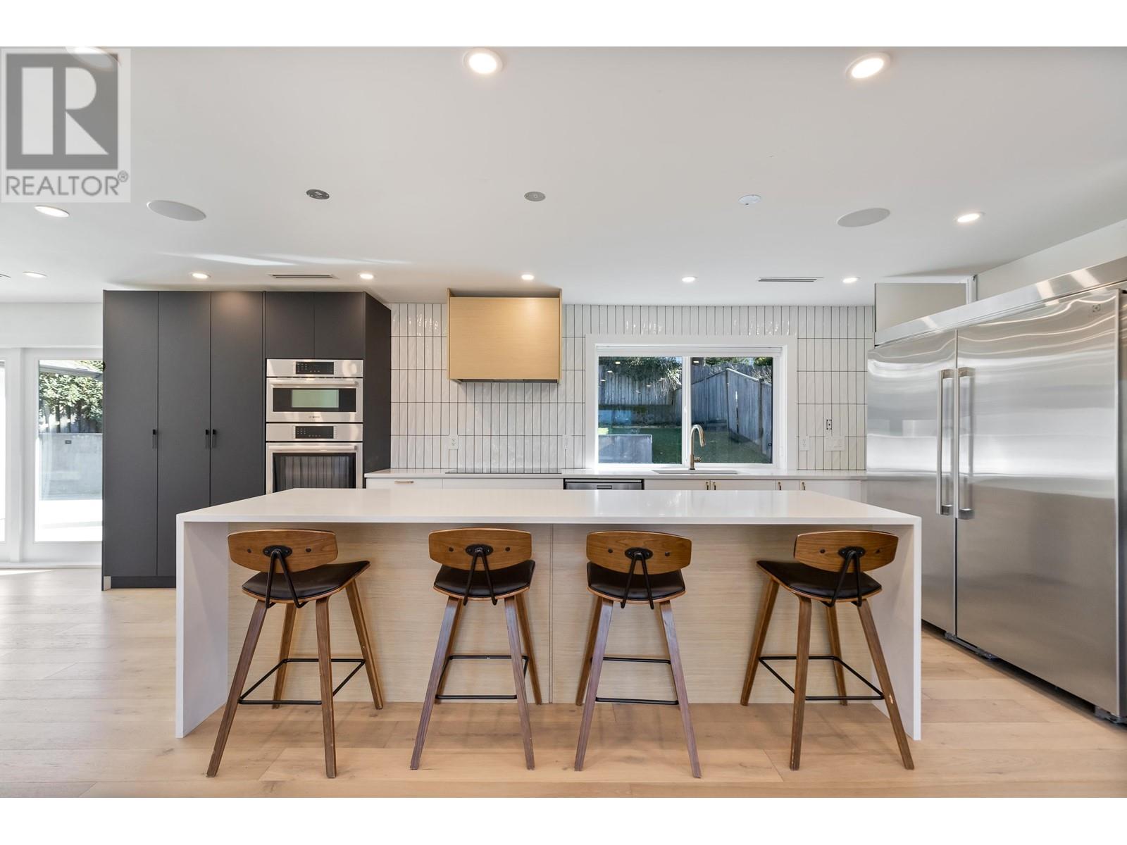 2314 Oneida Drive, Coquitlam, British Columbia  V3J 7A8 - Photo 3 - R2976643