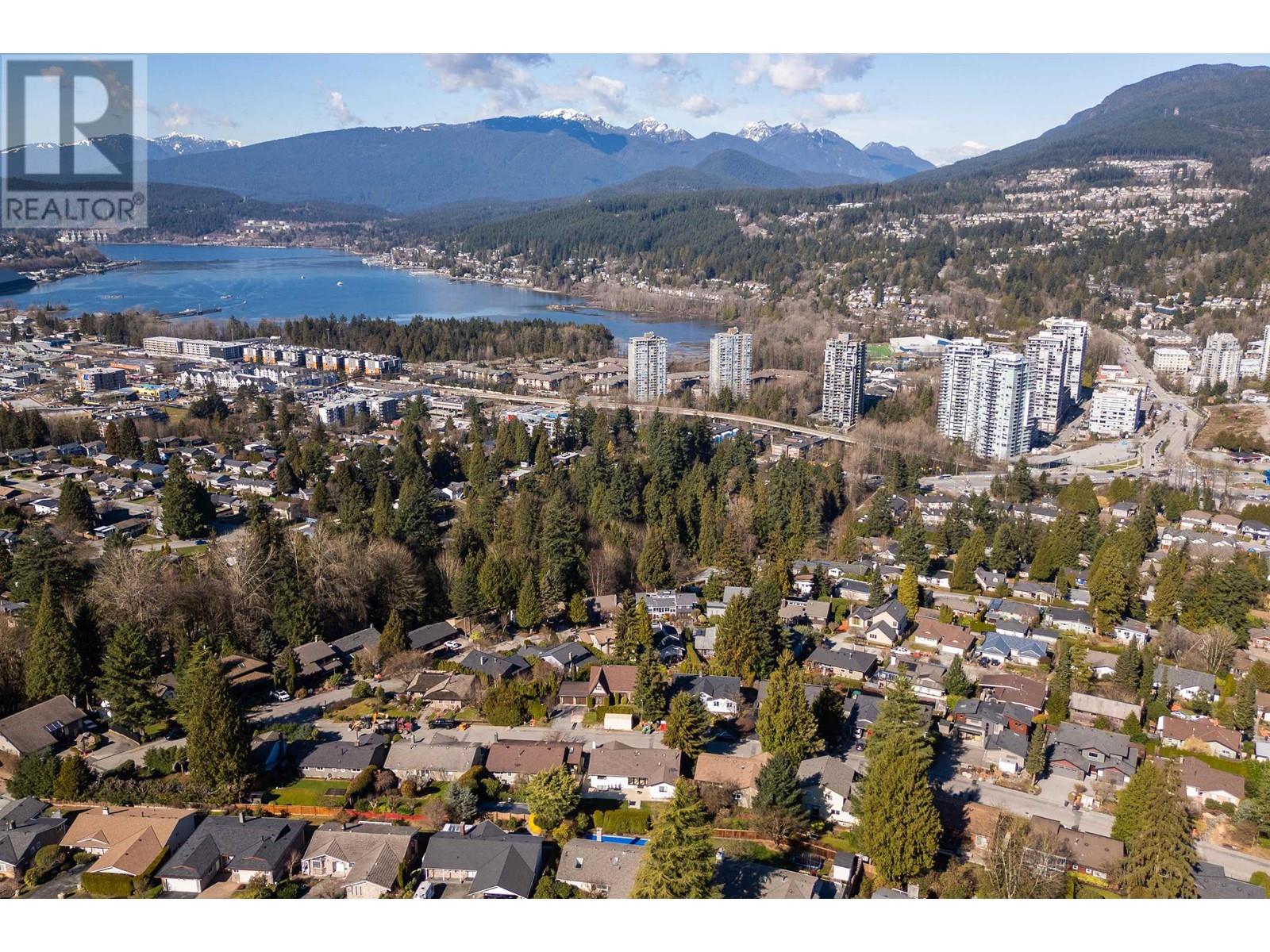 2314 Oneida Drive, Coquitlam, British Columbia  V3J 7A8 - Photo 6 - R2976643