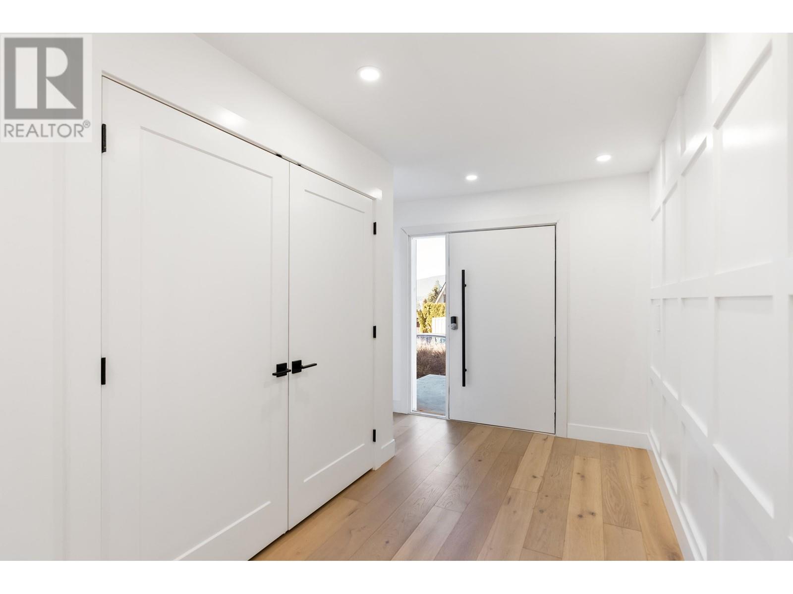 2314 Oneida Drive, Coquitlam, British Columbia  V3J 7A8 - Photo 7 - R2976643
