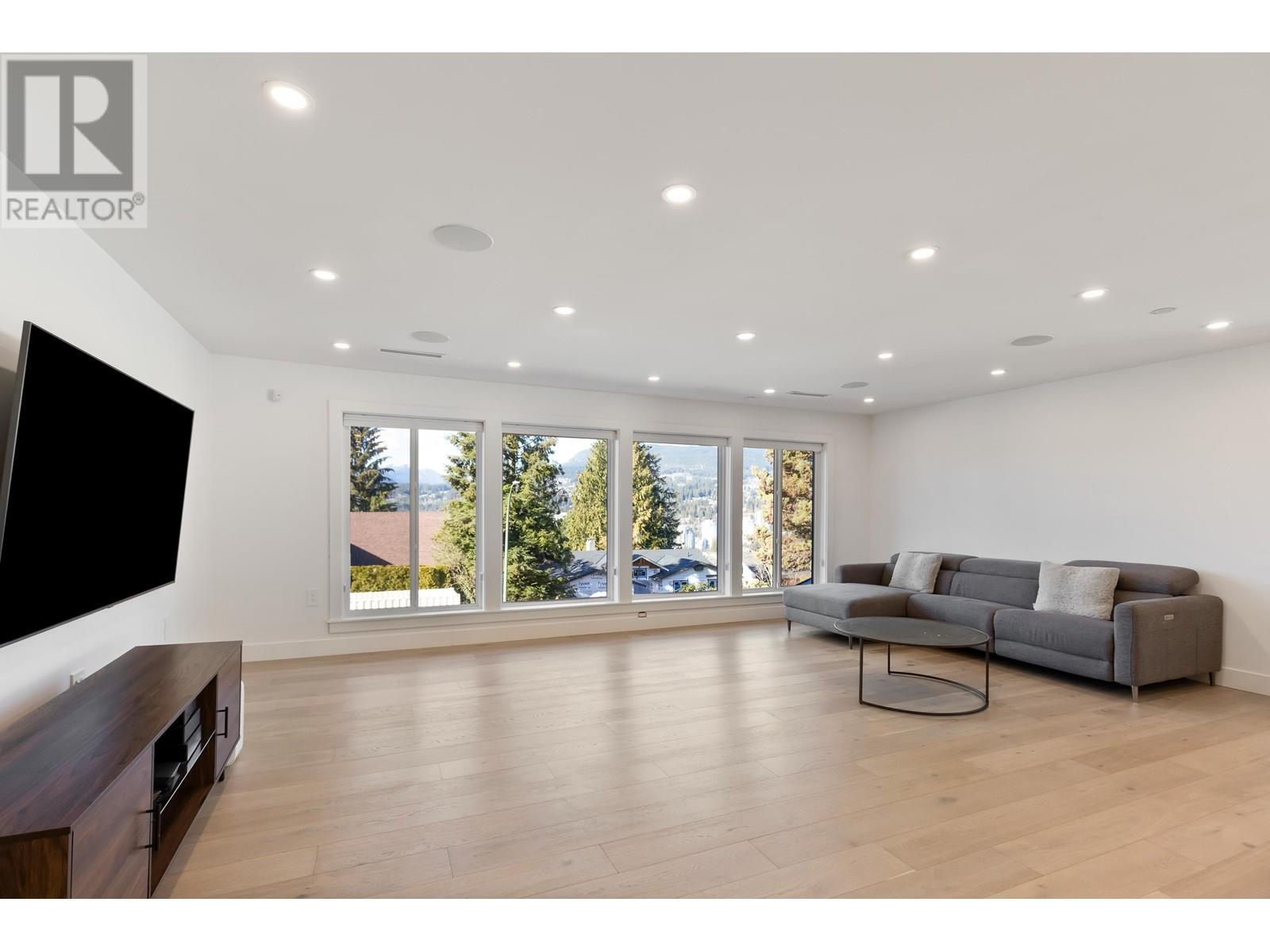 2314 Oneida Drive, Coquitlam, British Columbia  V3J 7A8 - Photo 8 - R2976643