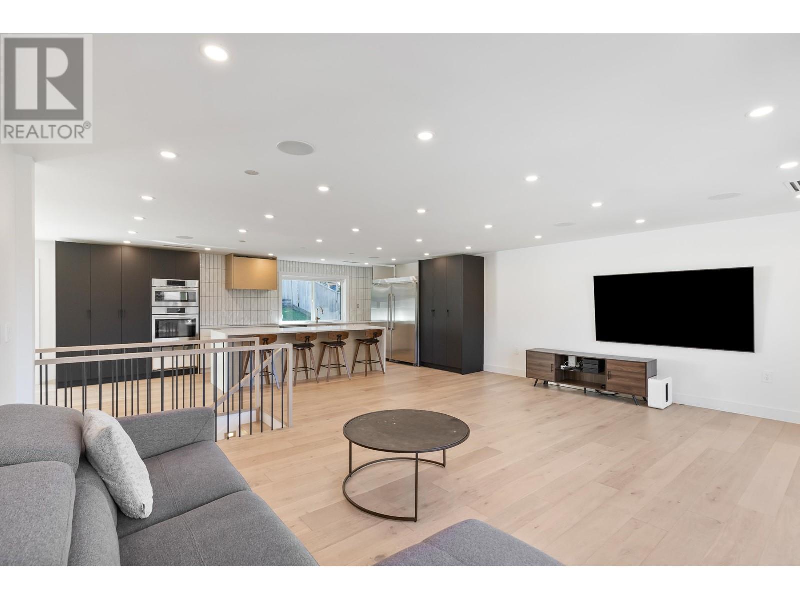 2314 Oneida Drive, Coquitlam, British Columbia  V3J 7A8 - Photo 9 - R2976643