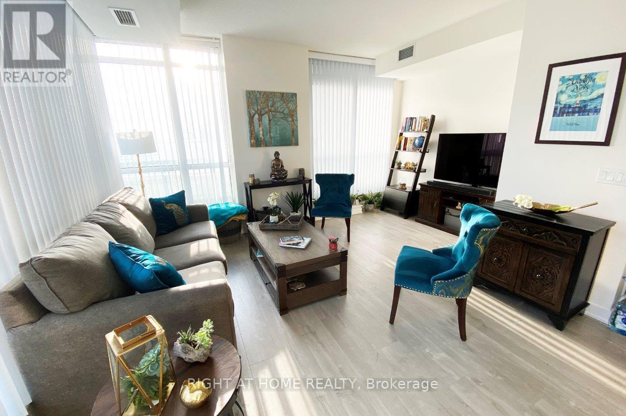1706 - 199 Richmond Street W, Toronto, Ontario  M5V 0H4 - Photo 2 - C12013615