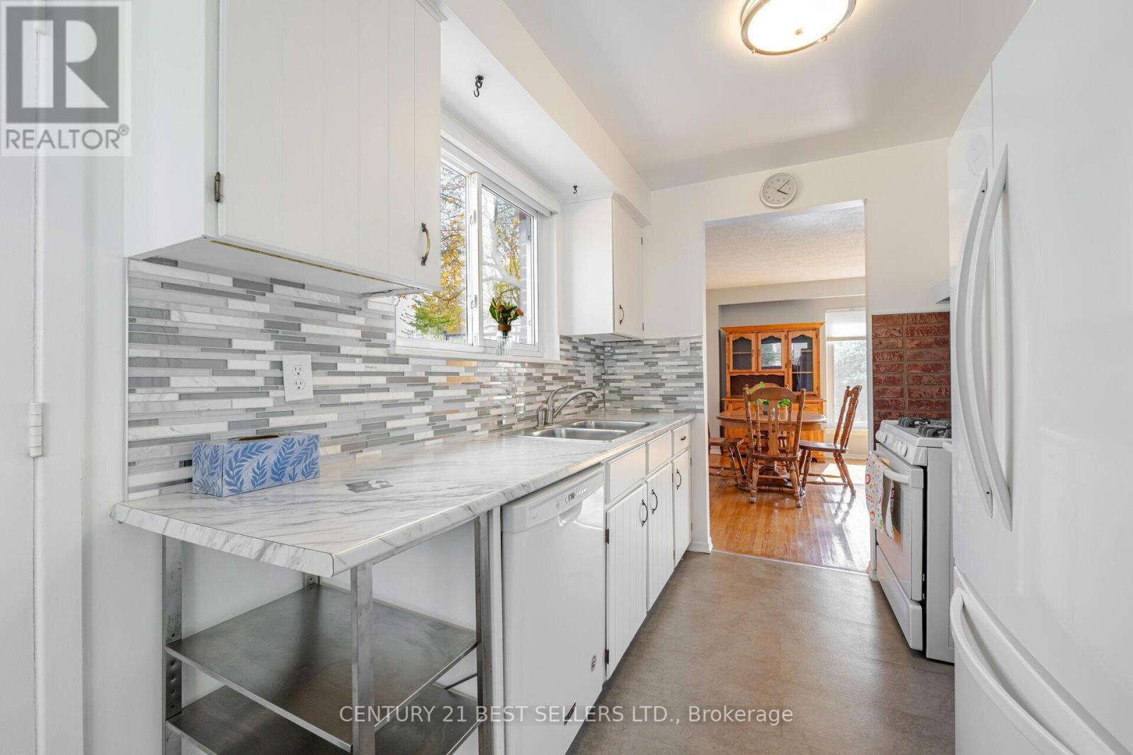 68 Lynmont Road, Toronto, Ontario  M9V 3X2 - Photo 14 - W12013613