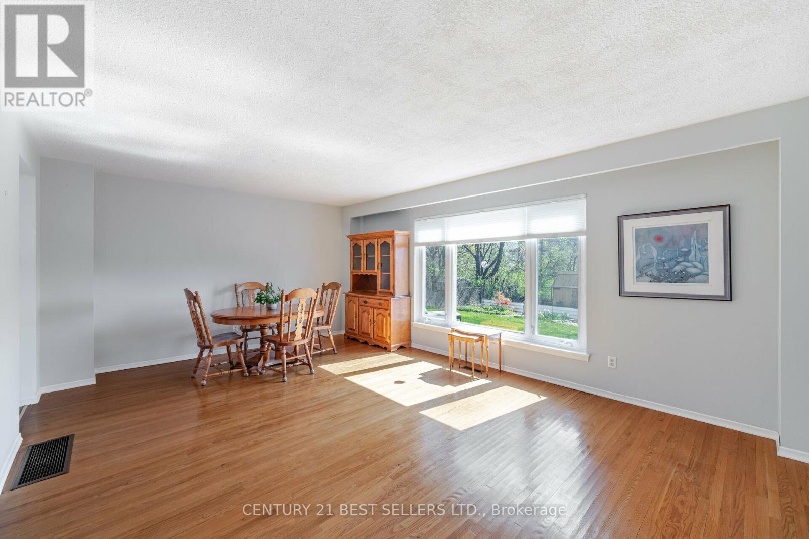 68 Lynmont Road, Toronto (West Humber-Clairville), Ontario  M9V 3X2 - Photo 7 - W12013613