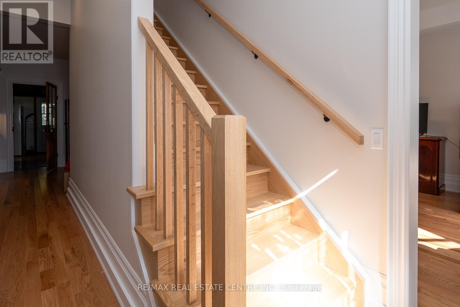 Property at 154 MAIN STREET W image 5