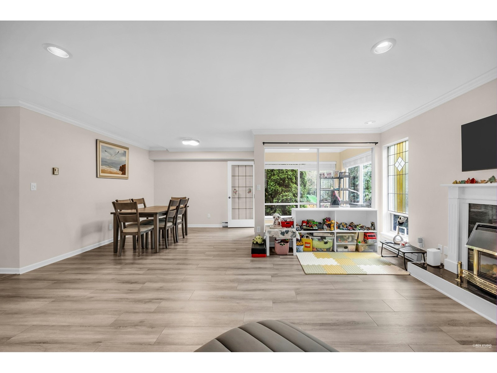 Property at 3 1552 EVERALL STREET image 5