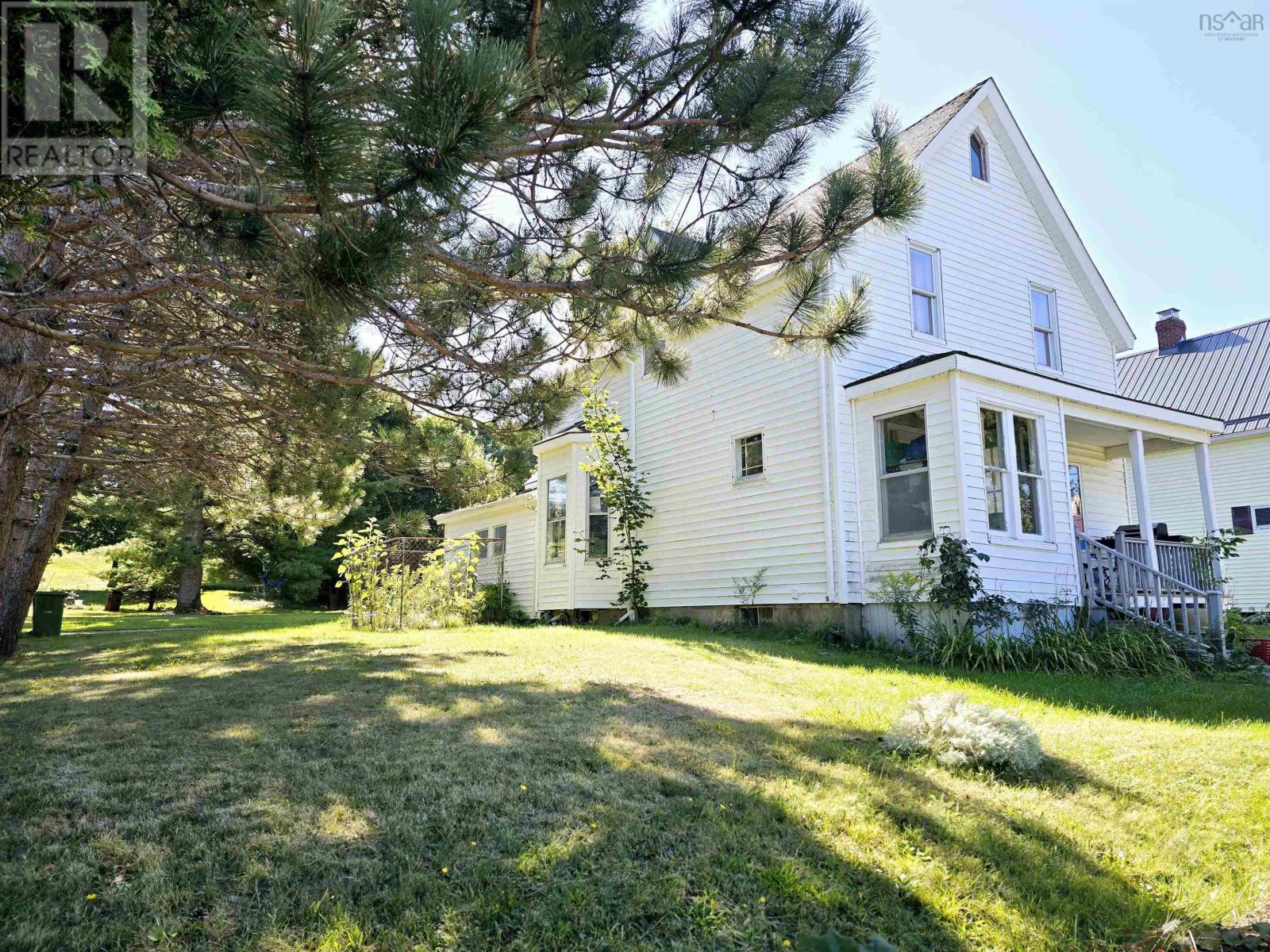 29 Edward Street, Plymouth, Nova Scotia  B0K 1S0 - Photo 3 - 202504623