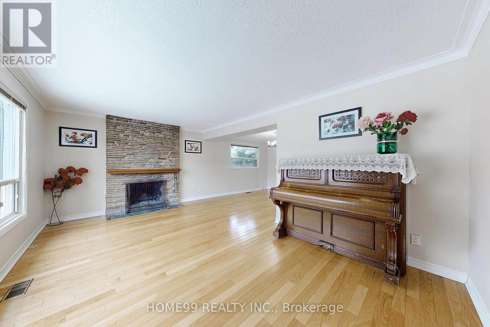 60 Drysdale Crescent, Toronto, Ontario  M2H 1M8 - Photo 7 - C12013688