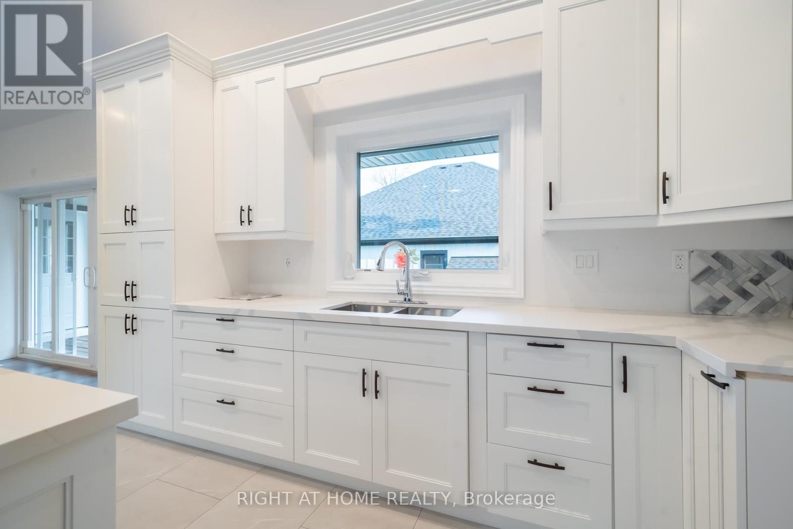50 Breithaupt Crescent, Tiny, Ontario  L9M 0B2 - Photo 12 - S12013647